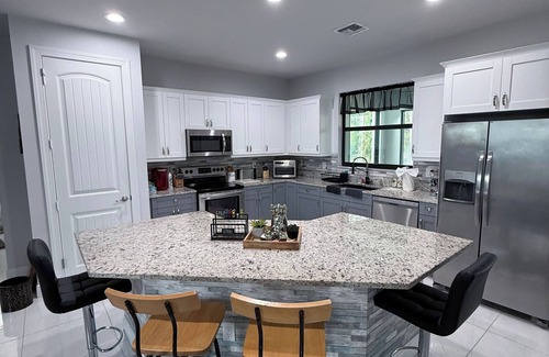 Rural Estates House | 4-bedroom house in fabulous Naples with WiFi, AC. Enjoy your stay