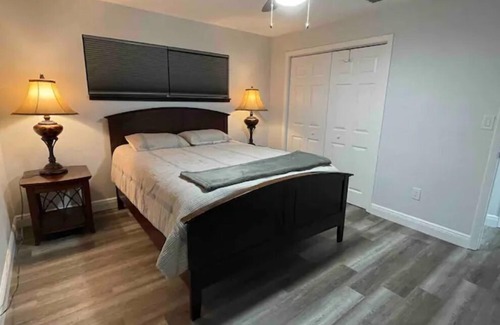 Sebring House | 4-bedroom house in fantastic Sebring with AC