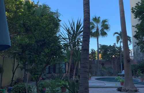 La Paz House | 4-bedroom house in La Paz WiFi, AC pool. Large garden yard. Your private resortn