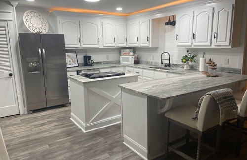 New Albany House | 4-bedroom house in nice New Albany with AC