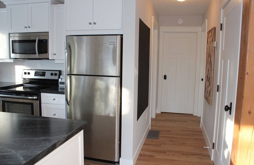 Stanhope Cottage | 4-bedroom house in Stanhope - walk to the beach!