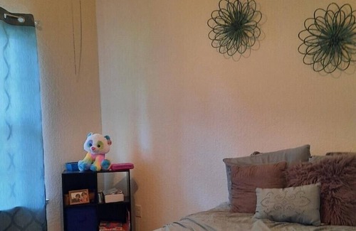 Groveland House | 4 bedroom house near Disney, beaches and state parks. Handicap accessible.