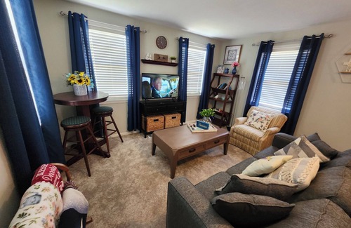 Livingston House | 4 bedroom house walking distance to the lake, with 3 kayaks and a game garage.