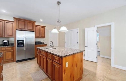 Norfolk Villa | 4 Bedroom house with POOL, 5 mins. walk to BEACH!n