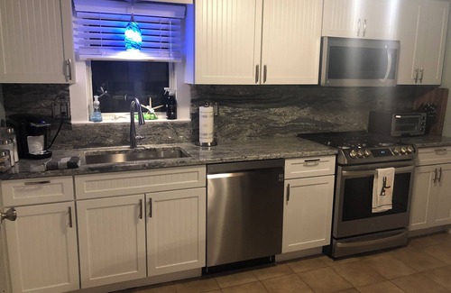 Cedarville House | 4-bedroom house with WiFi and AC, hot tub, short walk to the beach in Plymouth