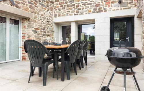 Cherrueix House | 4 Bedroom Lovely Home In Cherrueix