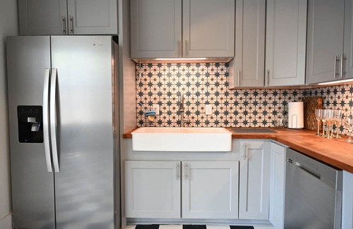 Midtown House | 4 Bedroom Memphis Historic Home and Summer In-ground Swimming Pool