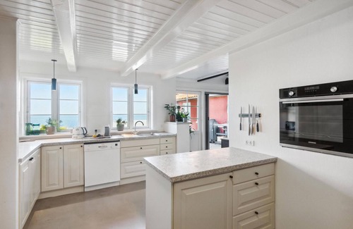 Hasle House | 4 bedroom nice home in Hasle