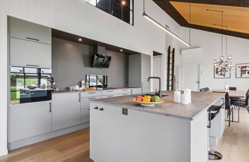 Skaven Strand House | 4 bedroom pet friendly home in Tarm