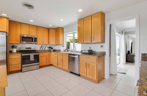 Singer Island House | 4 Bedroom Pool Home - Walk to the Beach!