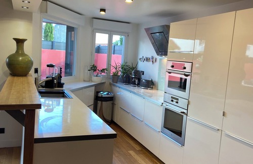 Merignac House | 4 Bedroom Private vacation home in Bordeaux