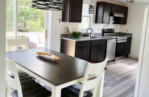 Tilghman House | 4-Bedroom Retreat: Modern, Pet-Friendly