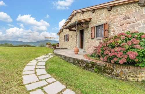 Porrena House | 4 bedroom stunning home in Poppi