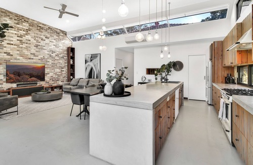 Middle Cove House | 4 bedroom stylish house, pool, opposite park