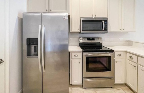 Sunset Pass House | 4 Bedroom Townhome 416741 by Houzlet