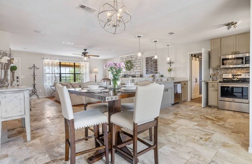 Round Mountain House | 4-bedroom vacation home just 15-minute walk to Hamilton Pool Preserve