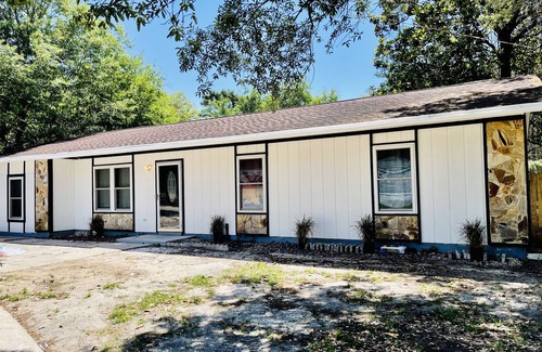 Fort Walton Beach - Destin House | 4-bedroom vacation home 10 minutes to Destin Beaches