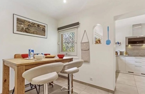 Boulouris-sur-Mer Villa | 4 bedroom villa. | swimming pool | parking | air conditioning