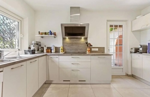 Boulouris-sur-Mer Villa | 4 bedroom villa. | swimming pool | parking | air conditioning