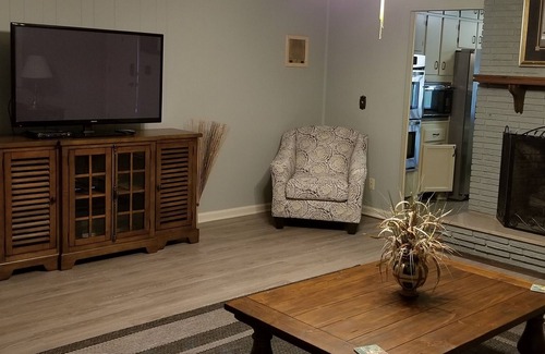 Middle Valley House | 4 Bedrooms, 3 Baths, Chickamauga Lake Home, With Private Dock And Boat Ramp