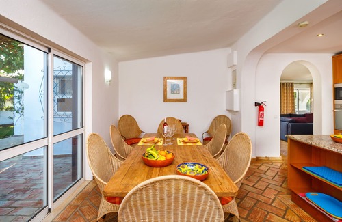 Vale do Lobo Villa | 4 Bedrooms all en-suite, magnificent garden and pool area