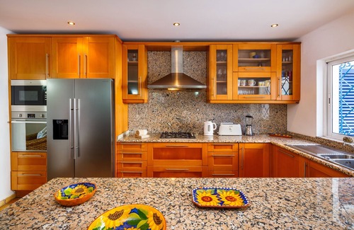 Vale do Lobo Villa | 4 Bedrooms all en-suite, magnificent garden and pool area