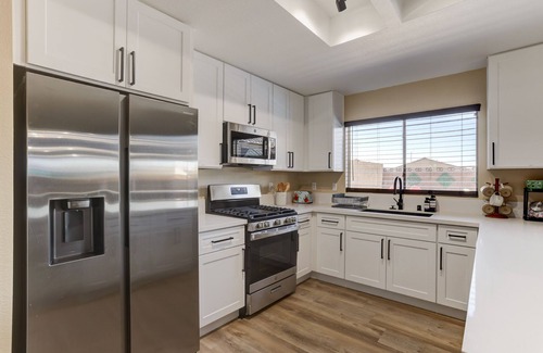 North Las Vegas House | 4 Bedrooms, Spacious, Beach House - Single Floor - Great Value