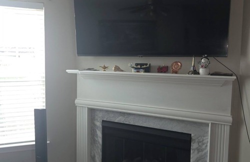 McDonough House | 4 beds home. Quiet location, near all needs, golf, lake, park, and pet friendly.