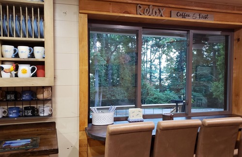 Jefferson City Cabin | 4 BR 3 Bath cabin on Cherokee Lake with private dock. Sleeps 10 to 12.