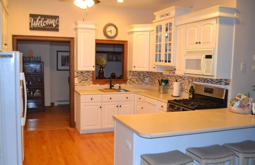 East Chop House | 4 BR/4 BA Modern Victorian: The Mack on Winemack