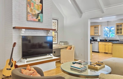 Isle of Palms House | 4 BR Beach House w/Lush Backyard | Pet Friendly