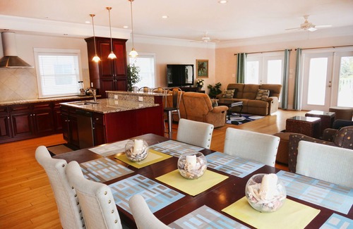 Tybee Island House | 4 BR Beautiful Southern Style Home w/Private Large Pool, Heat Opt - North End