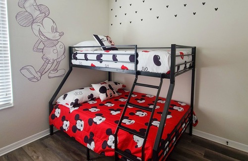 Tuscan Ridge House | 4 BR Entire Home near Disney with Pool.Themed Rooms.Star War.Mickey & Lion King