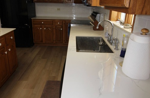 Harrisburg - Hershey House | 4-BR house 2-min walk to Armitage golf & Caddy Shack eatery/pub in Mechanicsburg