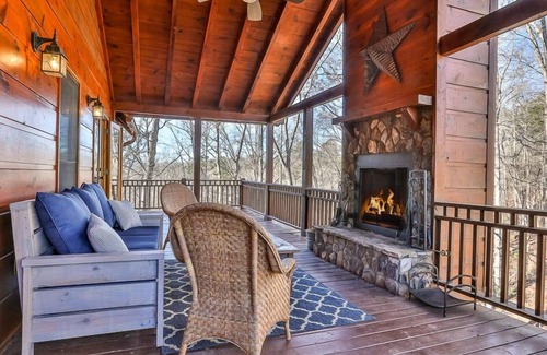 Ellijay Cabin | 4 BR+Loft, Fireplace, Hot Tub & Game Rm