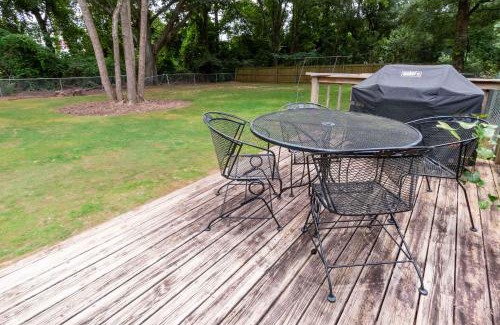 Athens House | 4 BR Sleeps 10 Near UGA & Downtown