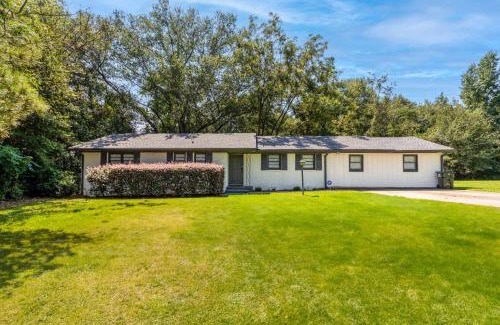 Athens House | 4 BR Sleeps 10 Near UGA & Downtown