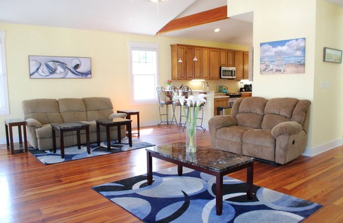 Tybee Island House | 4 BR Southern Style Home w/HUGE Private Pool - Arcade Game Room - Sunset Villa