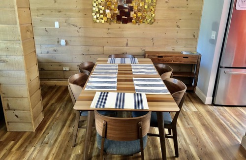 Cedar House | 4 brm 4 bath Leelanau County. Air, Heated Pool, 5 miles to Lk Michigan Beach