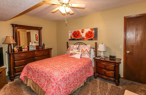Hot Springs Village House | 4 Cabo Tinoso Place - HDTV, WIFI. Nicely furnished town home, screened in porch,