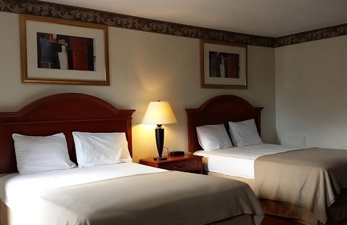 Campbelltown Hotel | 4 Comfortable Units Close to Hershey Theatre, FREE Parking, FREE Breakfast!