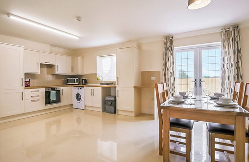 Mablethorpe and Sutton Cottage | 4 Dawson Court - UK33414