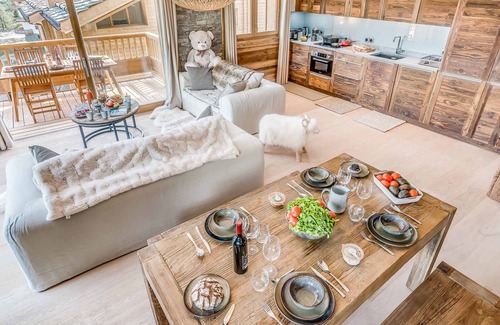 Les Boisses Apartment | 4* Duplex Apartment on the Slopes in Tignes with Hotel Services and Spa Access
