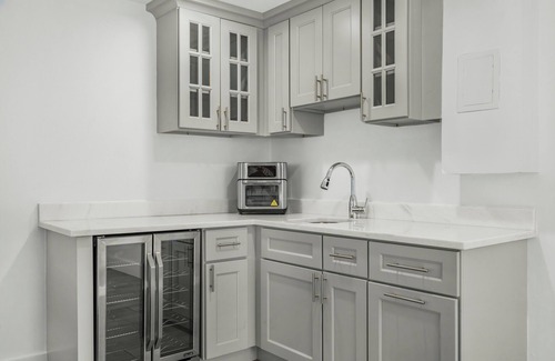 Nauck House | 4 Floor 4-bedroom house