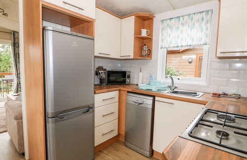 Haveringland Cottage | 4 LAKE VIEW, pet friendly, luxury holiday cottage in Norwich