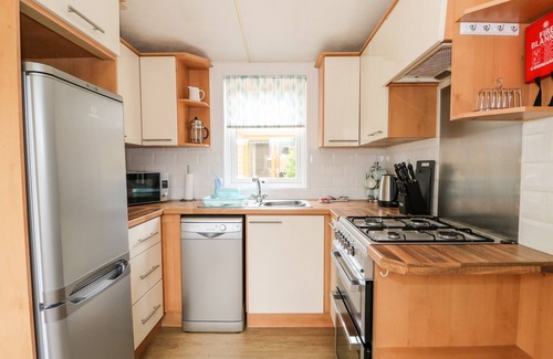 Haveringland Cottage | 4 LAKE VIEW, pet friendly, luxury holiday cottage in Norwich