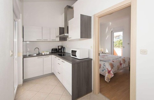 Vinkuran Apartment | 4* Luxury - El Vista apartment - Pool - Jacuzzi - BBQ (u 4) - sleeps 4