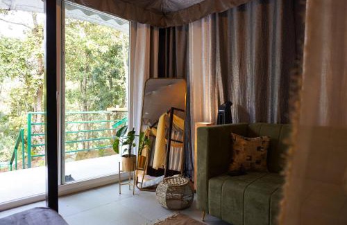 Turkaura House | 4 Luxury Tents and 2 Serene Cottages in Majkhali