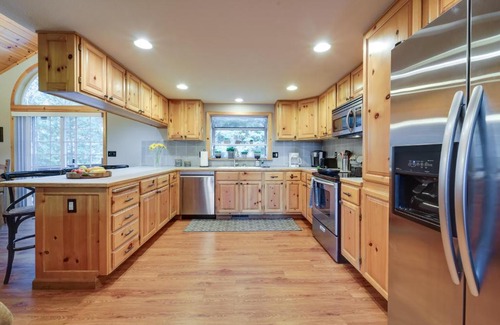 Truckee House | 4 Mi to Downhill Ski Resort! Spacious Family Haven