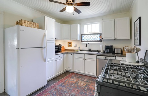Mid City South House | 4 Mi to Dtwn: Baton Rouge Bungalow w/Private Yard